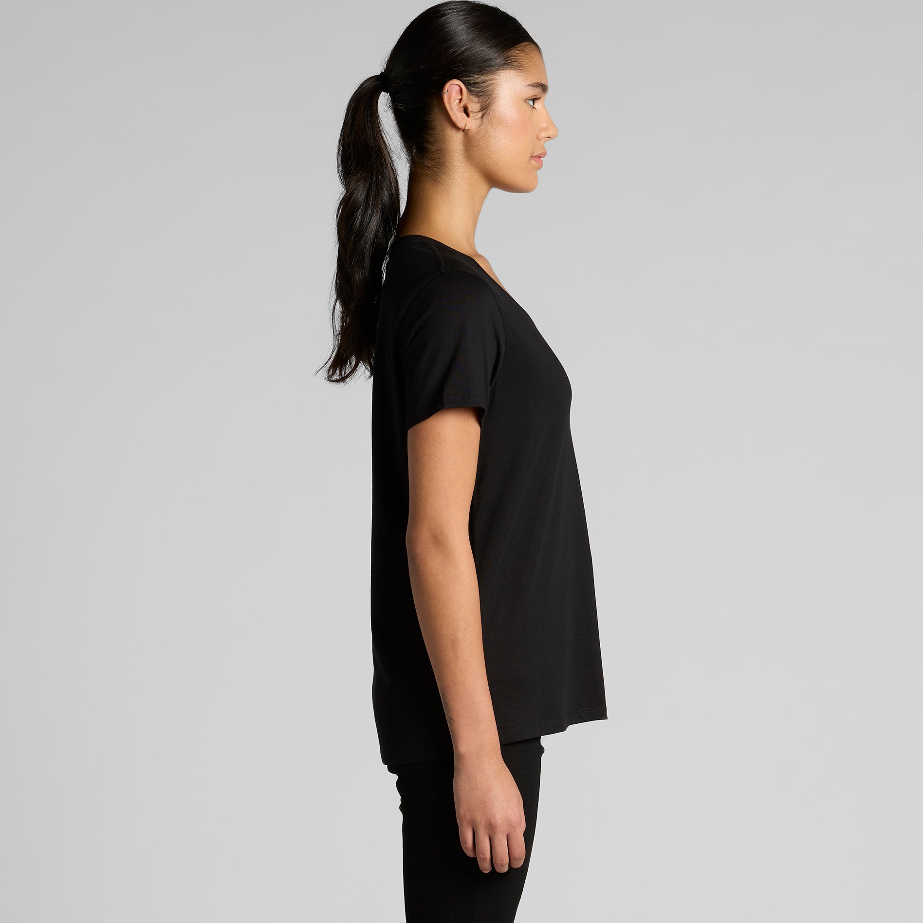 4019 WOS MAPLE SCOOP TEE