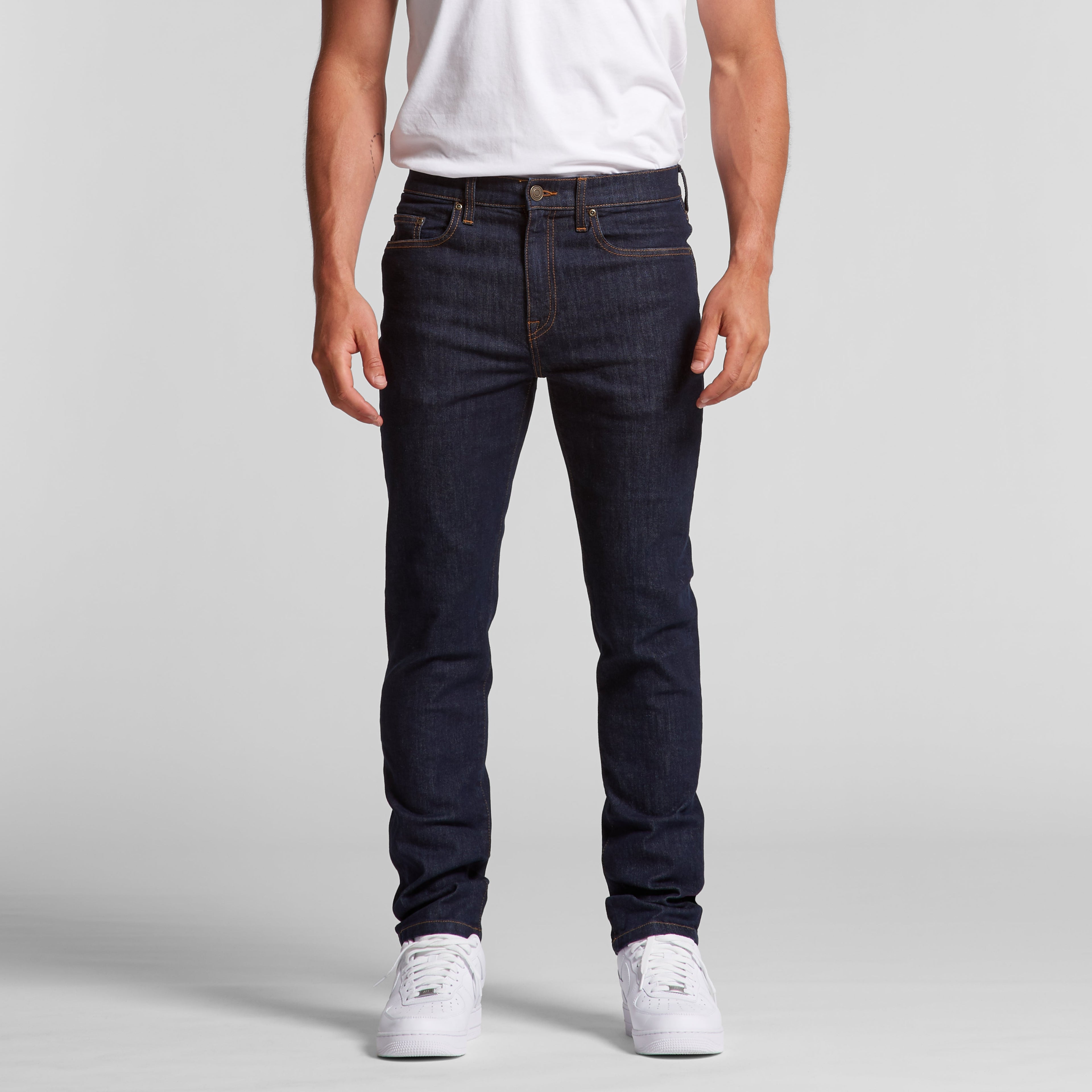 5801 STANDARD JEANS