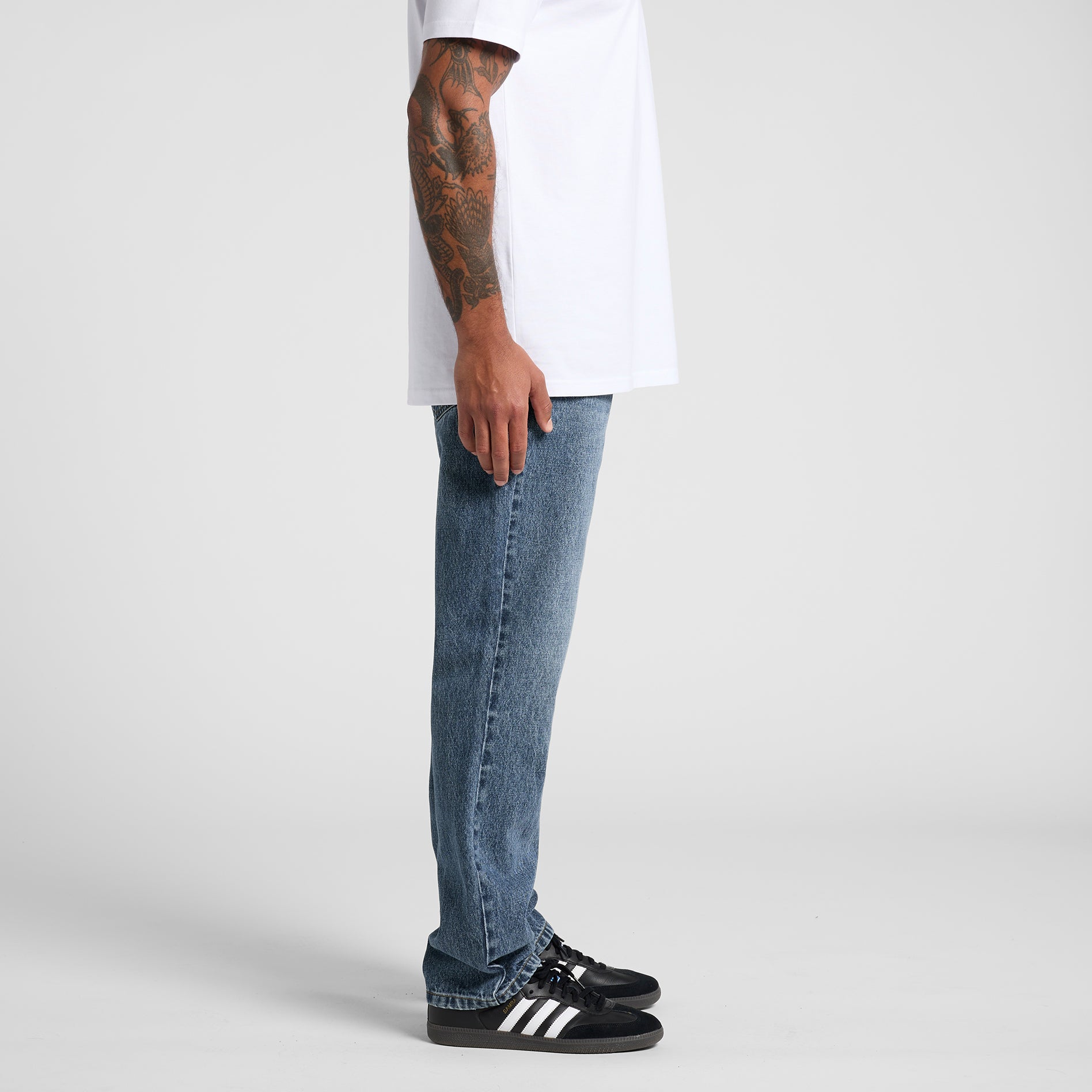 5830 STRAIGHT JEAN