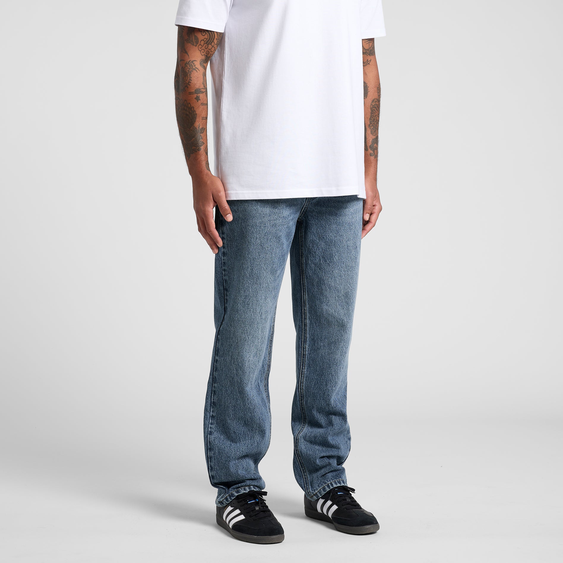 5830 STRAIGHT JEAN